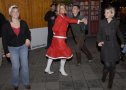 mikulás, télapó, Baross utca, Győr, salsa, tánc, mikuláslány